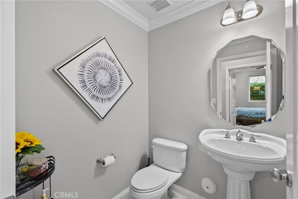 https://media.crmls.org/medias/b42ba28d-a728-4087-b8ac-705596ead1e8.jpg?preset=X-Large