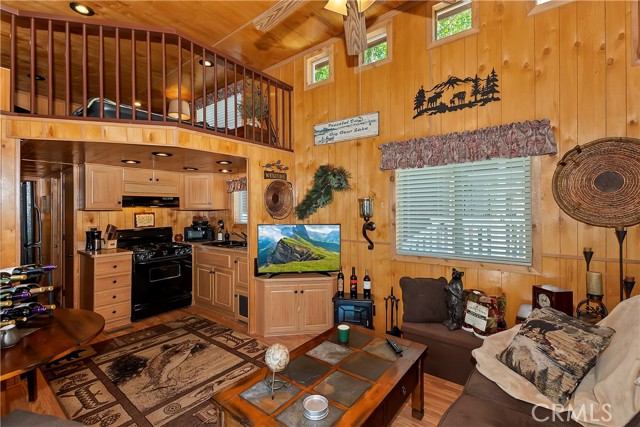 Detail Gallery Image 11 of 46 For 547 Alden Rd Rv2,  Big Bear Lake,  CA 92315 - 2 Beds | 1 Baths