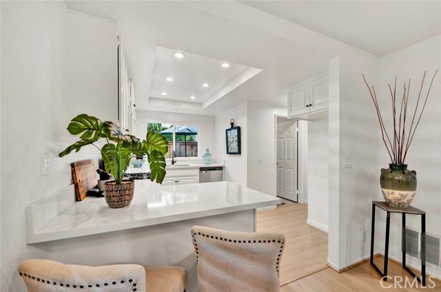 Detail Gallery Image 10 of 28 For 2569 Elden Ave #A1,  Costa Mesa,  CA 92627 - 2 Beds | 2/1 Baths