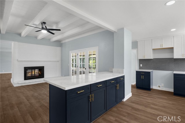 220 W Highland Avenue, Redlands CA: https://media.crmls.org/medias/b42e158a-89b4-4689-a9d4-80db7d05a8b6.jpg