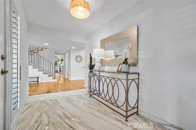 Detail Gallery Image 5 of 66 For 4121 Country Club Dr, Lakewood,  CA 90712 - 4 Beds | 5 Baths