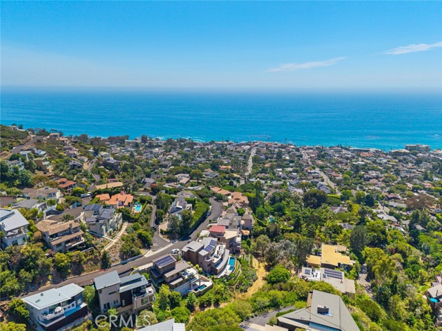 702 Diamond, Laguna Beach CA: https://media.crmls.org/medias/b42f1bce-3ece-475c-8c61-cf5f3cbafe44.jpg