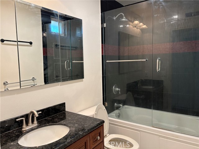 12 Longstreet, Irvine CA: https://media.crmls.org/medias/b42fd1ab-1075-4140-b344-3ffe30510832.jpg