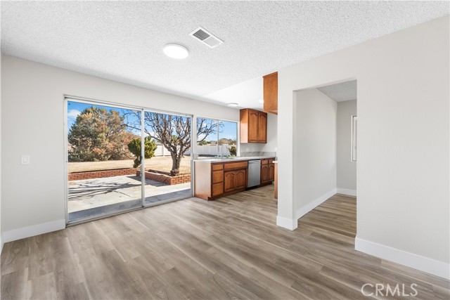 Detail Gallery Image 13 of 45 For 40596 Fieldspring, Lancaster,  CA 93535 - 3 Beds | 2 Baths