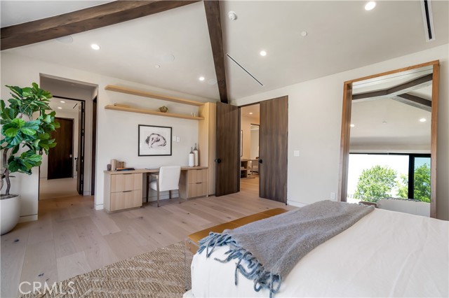 4320 Teesdale Avenue, Studio City CA: https://media.crmls.org/medias/b42fec9c-ce2b-44be-ab27-876c80db2061.jpg