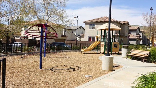 33953 Lily Road, Yucaipa CA: https://media.crmls.org/medias/b4302dc1-5dc1-401b-9f88-ddc40f56c32c.jpg
