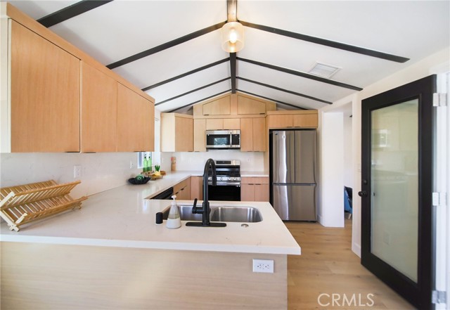 Detail Gallery Image 9 of 40 For 7867 Rim Canyon Rd, Sunland,  CA 91040 - 3 Beds | 3 Baths