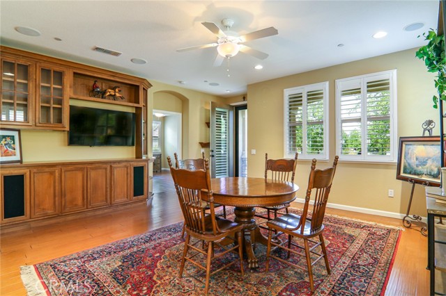 Detail Gallery Image 9 of 43 For 1336 Marseille Ln, Roseville,  CA 95747 - 3 Beds | 3 Baths