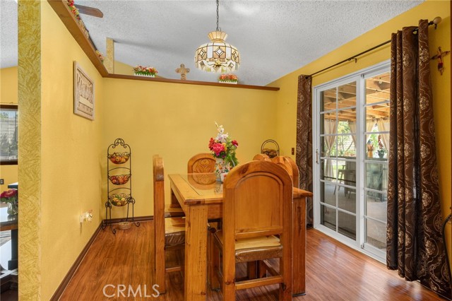 Detail Gallery Image 13 of 39 For 756 W Fontlee Ln, Rialto,  CA 92376 - 4 Beds | 2/1 Baths