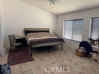https://media.crmls.org/medias/b43247e0-a895-4455-8790-b6514e1faf9f.jpg?preset=X-Large