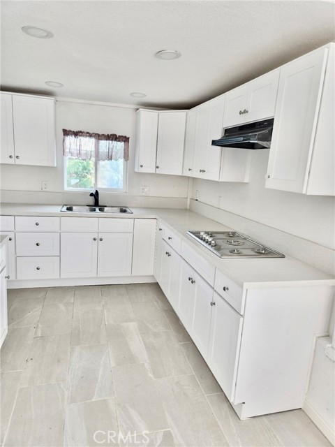 Detail Gallery Image 4 of 23 For 128 E 1st St, Buttonwillow,  CA 93206 - 5 Beds | 3 Baths