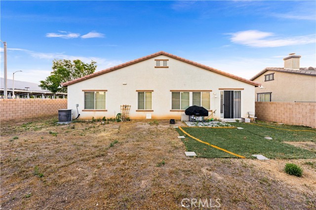 39202 Nicole Drive, Palmdale CA: https://media.crmls.org/medias/b43354a0-2249-4c70-948a-cd98a5ec596f.jpg