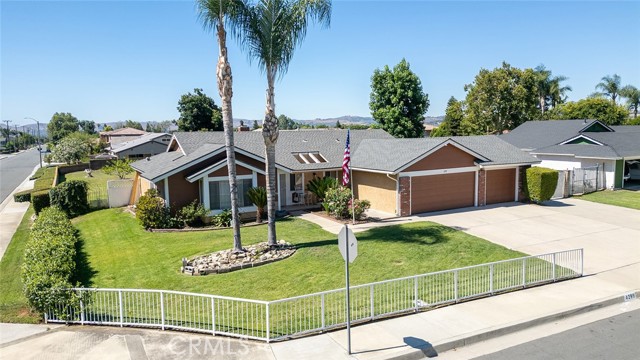 4299 Biscayne Street, Chino CA: https://media.crmls.org/medias/b433563c-a831-493f-b4ab-ca11c2665b2d.jpg