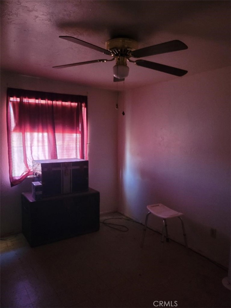 https://media.crmls.org/medias/b4351fc2-0303-4a96-82b3-c96fea0718a7.jpg?preset=X-Large