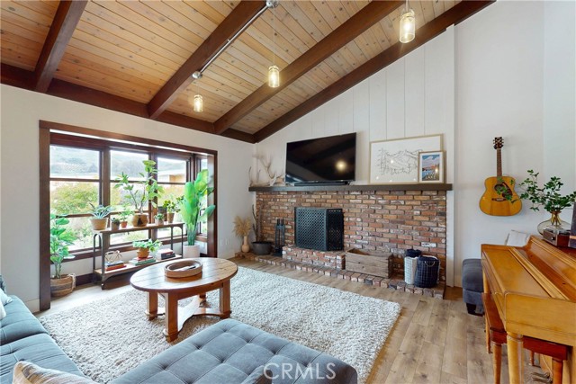 2289 Falcon Ridge Lane, Los Osos CA: https://media.crmls.org/medias/b43601df-fadf-4bad-afc0-c6c0efa67e33.jpg