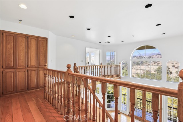 Detail Gallery Image 14 of 47 For 9658 Wheatland Ave, Sunland,  CA 91040 - 4 Beds | 4 Baths