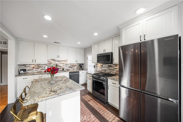 Detail Gallery Image 10 of 52 For 3805 W 180th Place, Torrance,  CA 90504 - 4 Beds | 3 Baths