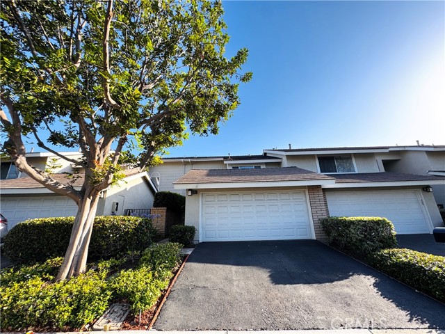 Detail Gallery Image 1 of 37 For 136 Briarwood #50,  Irvine,  CA 92604 - 3 Beds | 2/1 Baths