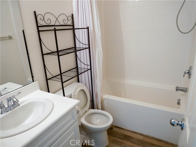 Detail Gallery Image 8 of 19 For 2447 E Salem St, Ontario,  CA 91761 - 4 Beds | 3 Baths