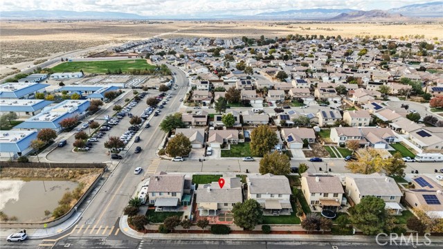 Detail Gallery Image 2 of 41 For 2108 Manchester St, Rosamond,  CA 93560 - 3 Beds | 2 Baths