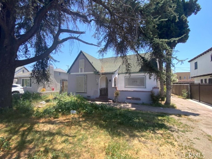 2640 Grand Avenue
