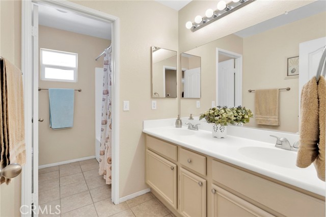 Detail Gallery Image 30 of 55 For 13798 Misty, Victorville,  CA 92392 - 5 Beds | 4 Baths