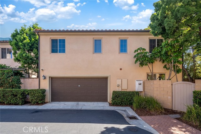 63 Splendor, Irvine CA: https://media.crmls.org/medias/b438a7f3-e5f6-49ec-b102-bb1b9654fea7.jpg