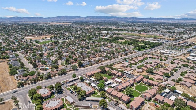45260 7th E Street, Lancaster CA: https://media.crmls.org/medias/b438fb4c-82cb-4429-a4d8-b889c0cd7a93.jpg