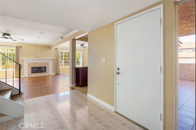 Detail Gallery Image 9 of 31 For 22018 Craggy View St, Chatsworth,  CA 91311 - 3 Beds | 3 Baths
