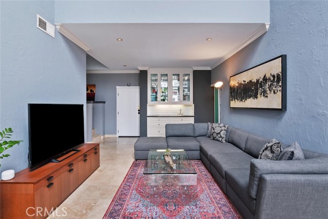 13331 Moorpark Street, Sherman Oaks CA: https://media.crmls.org/medias/b43b5f2f-1ac4-40ed-9d81-e1c8fc64db46.jpg