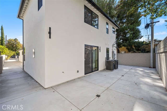 Detail Gallery Image 11 of 11 For 5061 Cartwright, North Hollywood,  CA 91601 - 3 Beds | 2 Baths