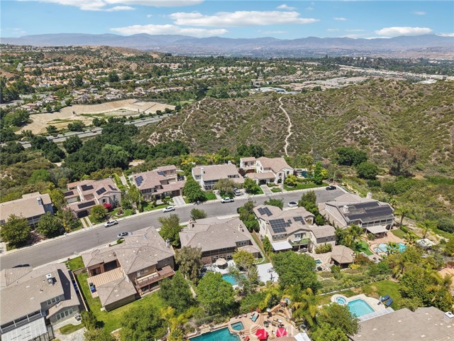 25422 Magnolia Lane, Stevenson Ranch CA: https://media.crmls.org/medias/b43bb87c-a8ad-4af9-af31-8d054366e00e.jpg