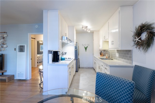 Detail Gallery Image 16 of 42 For 1404 E 1st St #5,  Long Beach,  CA 90802 - 2 Beds | 1 Baths