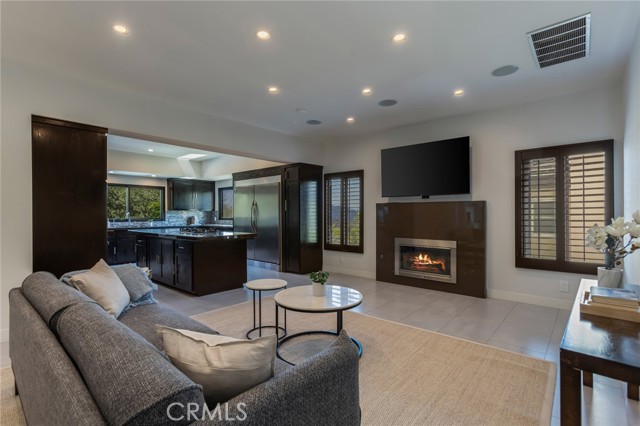 Detail Gallery Image 17 of 62 For 2111 Rimcrest Dr, Glendale,  CA 91207 - 4 Beds | 5 Baths