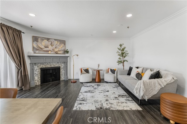 Detail Gallery Image 2 of 30 For 1100 Euclid Ave #104,  Long Beach,  CA 90804 - 2 Beds | 1 Baths