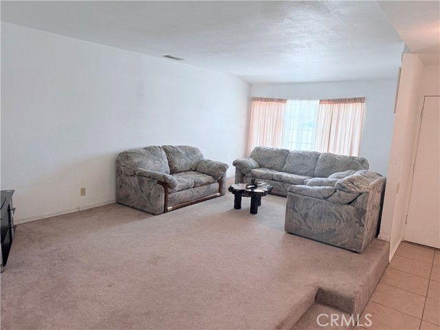 Detail Gallery Image 5 of 33 For 16212 Owen, Fontana,  CA 92335 - 3 Beds | 2 Baths