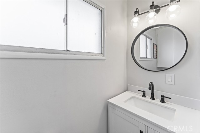923 W Maple Avenue, Orange CA: https://media.crmls.org/medias/b43cf04d-285f-475d-b0c1-fcd34e727334.jpg