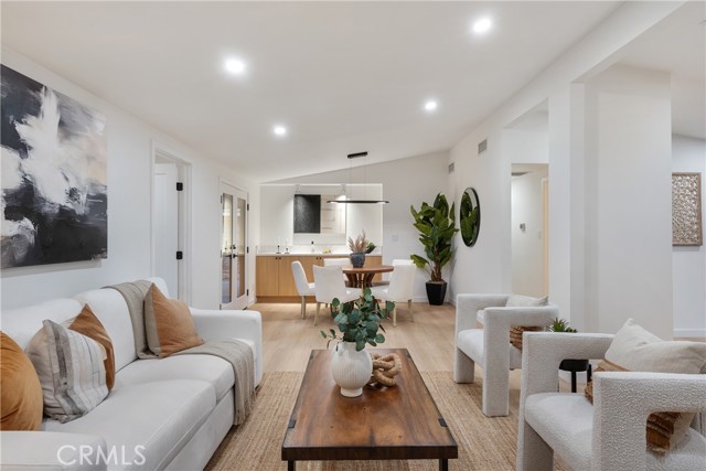 Detail Gallery Image 14 of 32 For 20110 Flallon, Lakewood,  CA 90715 - 4 Beds | 2 Baths