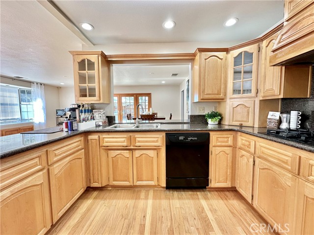 Detail Gallery Image 16 of 56 For 1421 Diamond Ct, Redlands,  CA 92374 - 5 Beds | 2/1 Baths