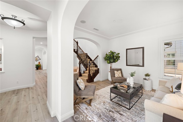4 Dennis Lane, Ladera Ranch CA: https://media.crmls.org/medias/b43d8817-e774-4ba1-acd2-92d99ebcec25.jpg