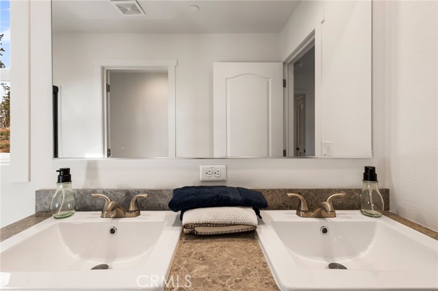 1562 Hemlock Lane, Paradise CA: https://media.crmls.org/medias/b43d9001-1613-43ae-a87d-ff6983cad909.jpg