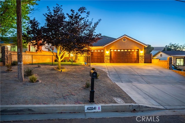 Detail Gallery Image 2 of 47 For 42041 W 47th St, Lancaster,  CA 93536 - 4 Beds | 3 Baths