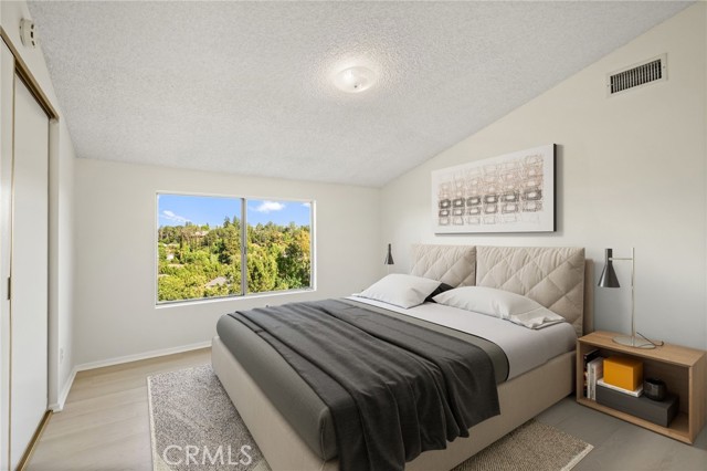 Detail Gallery Image 38 of 64 For 5932 Ellenview Ave, Woodland Hills,  CA 91367 - 5 Beds | 4 Baths