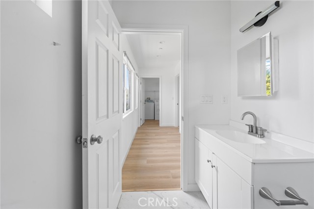 18656 Runnymede Street, Reseda CA: https://media.crmls.org/medias/b43dfeb6-3442-4147-b77e-d9e30e2064d3.jpg