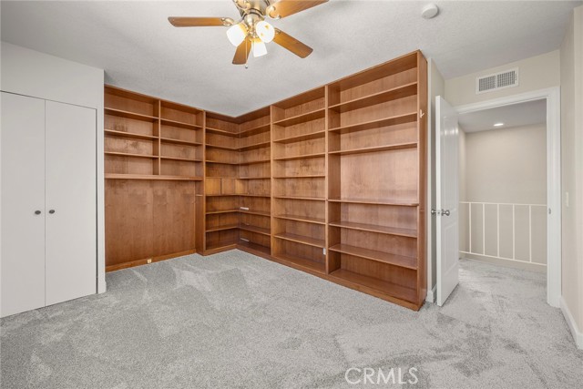 Bedroom #3: Built in shelving - perfect for  a home office!