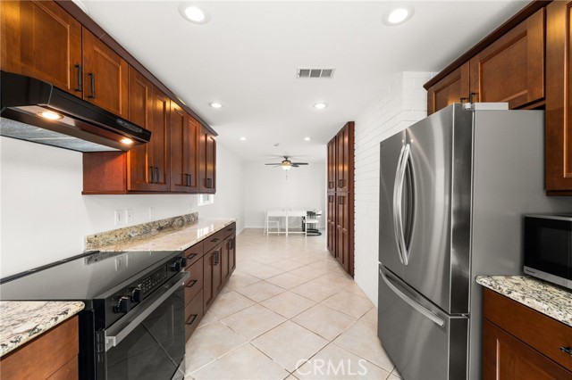 Image 17 of 54 For 20761 Mission Ln