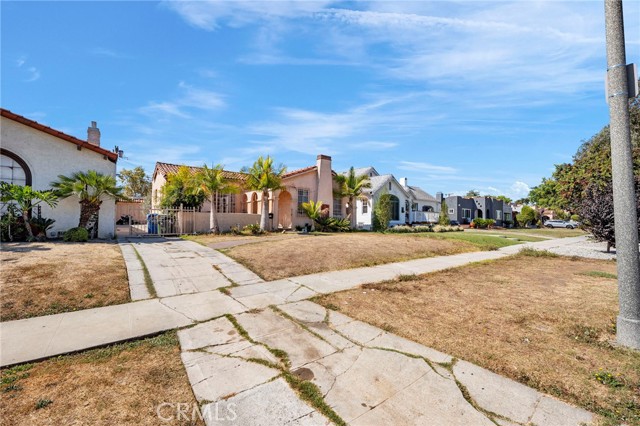 Detail Gallery Image 2 of 38 For 1912 W 76th St, Los Angeles,  CA 90047 - 3 Beds | 1/1 Baths