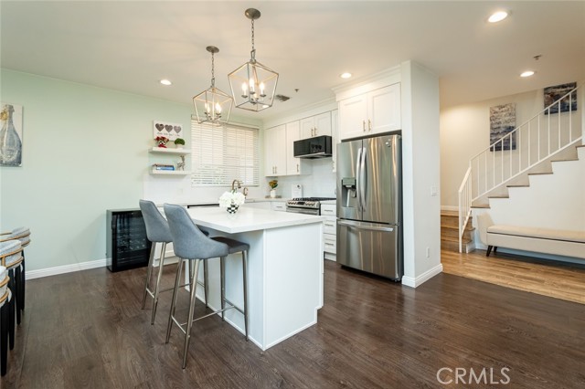 Detail Gallery Image 4 of 43 For 3960 Pennsylvania Ave #107,  La Crescenta,  CA 91214 - 3 Beds | 2/1 Baths