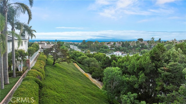 1 Pacifico, Laguna Niguel CA: https://media.crmls.org/medias/b4405467-8b16-4434-a871-488911fd8d13.jpg