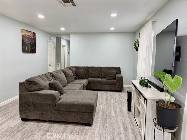 Detail Gallery Image 6 of 31 For 226 E King St, San Bernardino,  CA 92408 - 3 Beds | 2 Baths